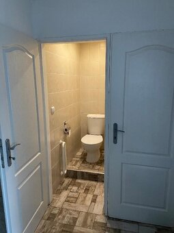 Rodinný dům 180m² 4+1 s garáží, altánem, zahrada 725m² - 8
