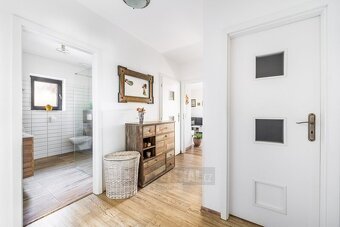 Prodej novostavby rodinného domu, 121 m², pozemek 801 m², Mi - 8
