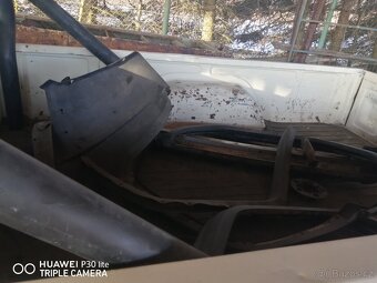 Prodám Jeep Comanche 4.0 benzín rv 1987 - 8