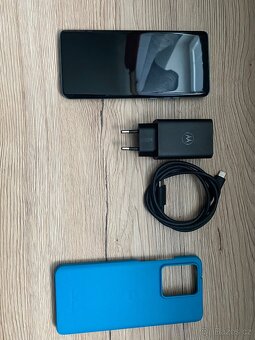 Motorola Edge 40 NEO 12Gb/256 - 8