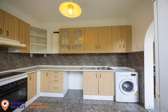 Pronájem prostorného bytu 2+1 s jídelnou a balkonem, 82 m², - 8