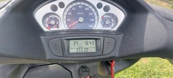 Yamaha Versity 300 - 8