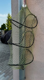 Rybářské vybavení - 3x pruty s navijáky a kufr s vybavením - 8