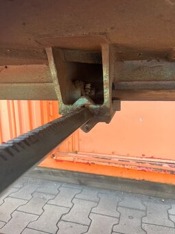 Tabulové nůžky 1000/2,5B - 8