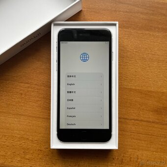 Apple iPhone SE 2022 64GB bílý - 8