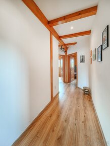 Prodej domu s apartmánem a provozovnou v Krkonoších - 8
