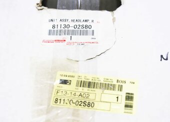 Pravé přední světlo OEM Toyota Corolla E210 - 8