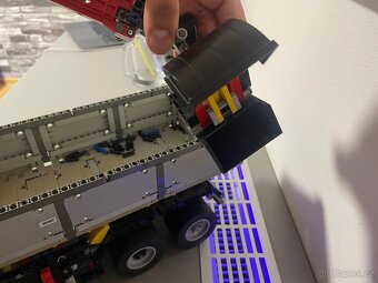 Lego TECHNIC 42043 Mercedes-Benz Arocs 3245 - 8