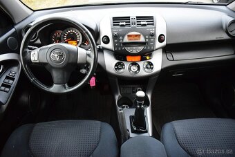Toyota RAV4 2.2D 4x4 Top stav - 8