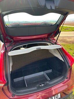 Volvo V40 D4 2.0L 140kW momentum - 8