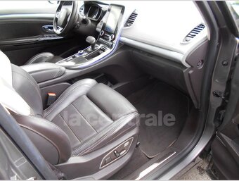RENAULT Espace V dCi 160 INITIALE PARIS EDC 7 míst 04/2018 - 8