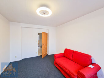 Pronájem kancelářských prostor 70 m2 v ulici Hněvkovská, Pra - 8