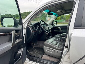 Toyota Landcruiser 200 - 8