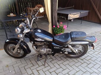 Suzuki GZ 250 Marauder - 8