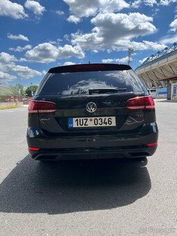 VW Golf 7, r.v. 2017, 1.6 diesel, NAVI, př. + zad. asistent, - 8