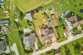 Prodej rodinného domu dispozice 5+kk ve Vlčicích - 8