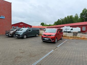 Pronájem komerčního, zpevněného ,  pozemku cca 500 m - 8