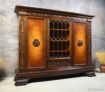 Klasická knihovna z masivního dubového dřeva VITRINA - 8