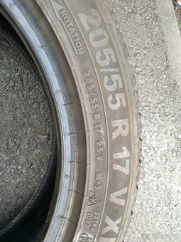 Prodám zimní gumy Continental + Semperit 205/55 R17 DOT 2823 - 8