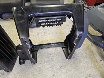 Konzole podstavec sedačky VW T5 T5.1 T6 - 8