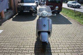 Piaggio Vespa GT 200 - 8