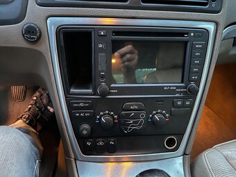 Volvo S60 2,4D 2007 - 8