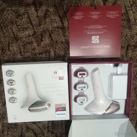 PHILIPS Lumea IPL Hair Removal SenseIQ 9000 BRI958 - 8