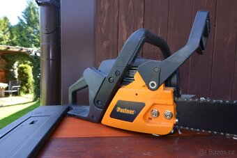 Prodám řetězovou pilu Partner P351 XT - 8