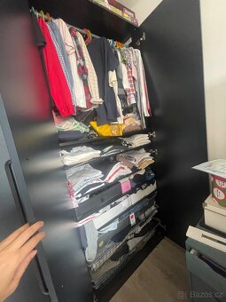 Krásná IKEA Pax 200x35x236cm s dvermi s panty - 8