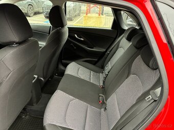 Hyundai i30 HB 1.5DPI 81kW TAŽNÉ ČR 1MAJITEL ZÁRUKA - 8