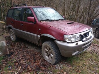 Terrano 2,7 TD automat - 8