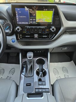 TOYOTA HIGHLANDER 4x4 2.5 182kW COMFORT 2021 / 7-míst / -DPH - 8