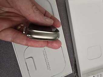 Apple Watch Ultra + Apple milánský tah z černého titanu - 8