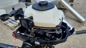 Lodní motor Mercury 3,5 HP noha L, stav nového - 8