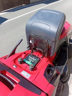 Prodám  zahradní traktor Castelgarden 17.5 Hp TX102 HYDRO - 8