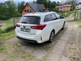 Toyota Auris 1.8 Hybrid e-cvt - 8