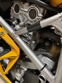 Ducati 749 - 8
