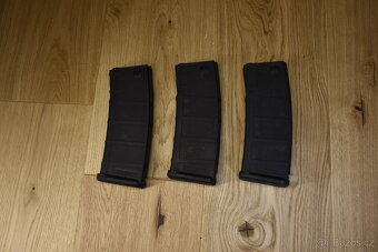 kompletní výbava se zbraní M4 AR15 - 8