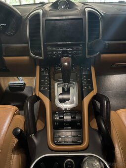 Porsche Cayenne 4.8 V8 - 8
