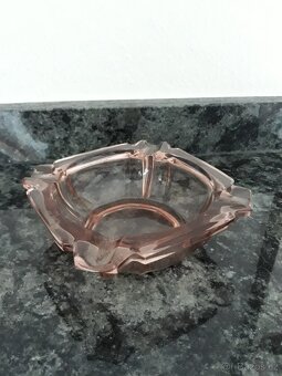 Skleněné mísy, vázy, tácy, cukřenka, konvička, popelníky, - 8