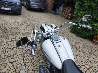 Harley Davidson ROAD KING - 8
