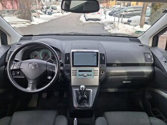 Toyota Corolla Verso 1.8i Sol benzín 95kw - 8