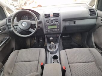 Volkswagen Touran - 8