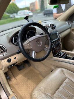 Mercedes-Benz - 8