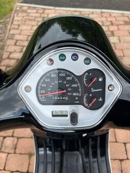 Piaggio Vespa GTS Super 125 - 8