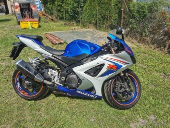 Suzuki Gsxr 1000 K8 - 8