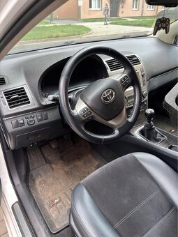 Toyota Avensis 2.2 D4D 110 kW 2012 NEPOJÍZDNÁ - 8