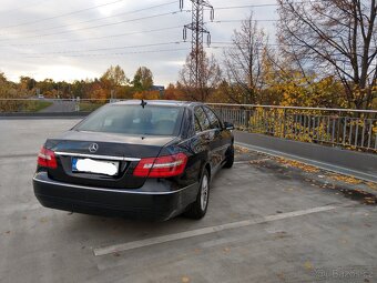 Mercedes Benz E 220 Blue Efficiency - 8