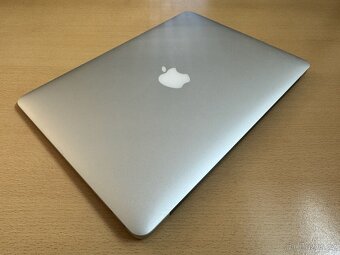 MacBook Air 13″ (Early 2015) - 8 GB / 256 GB - 8