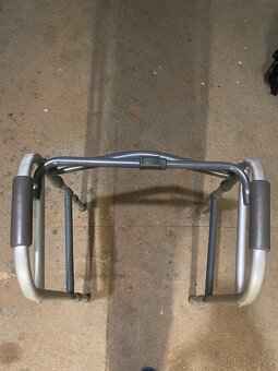 Půjčujeme kompenzační pomůcky - 8